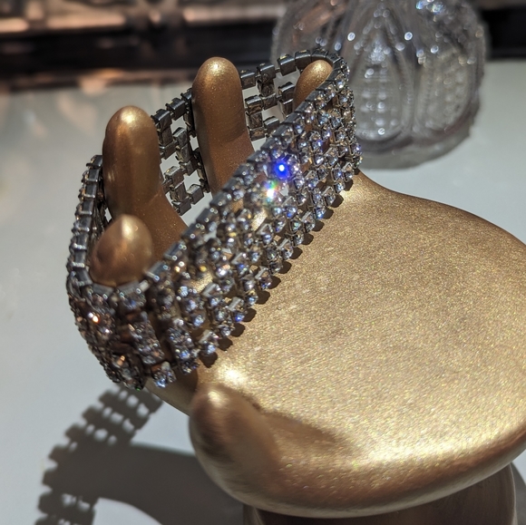 Vintage Australian Crystal Rhinestones Stretch Bracelet - Picture 5 of 7